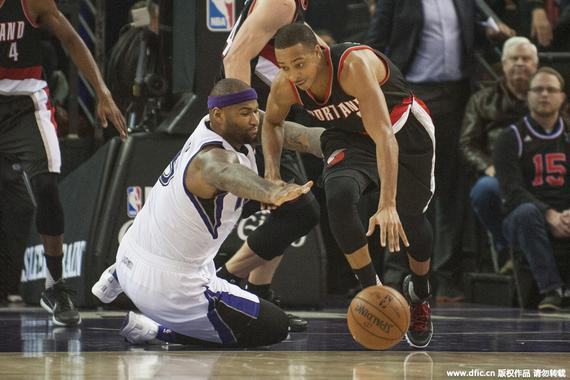 她在风势较 她在风势较